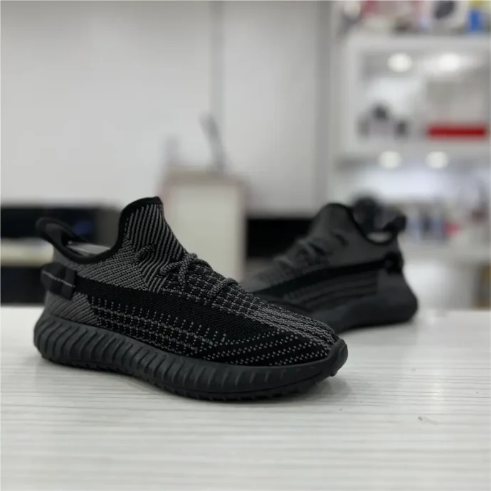 ⁦Basket yeezy⁩ - الصورة ⁦3⁩